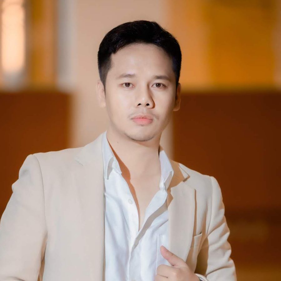 นายจุมพล สิงห์หลักษธ์ ฝ่ายแนะแนว–โครงการเรียนต่อ