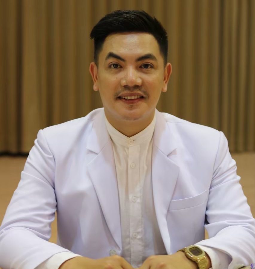 นายคมเพชร ไทยชน เจ้าหน้าที่ฝ่ายแนะแนวการศึกษา